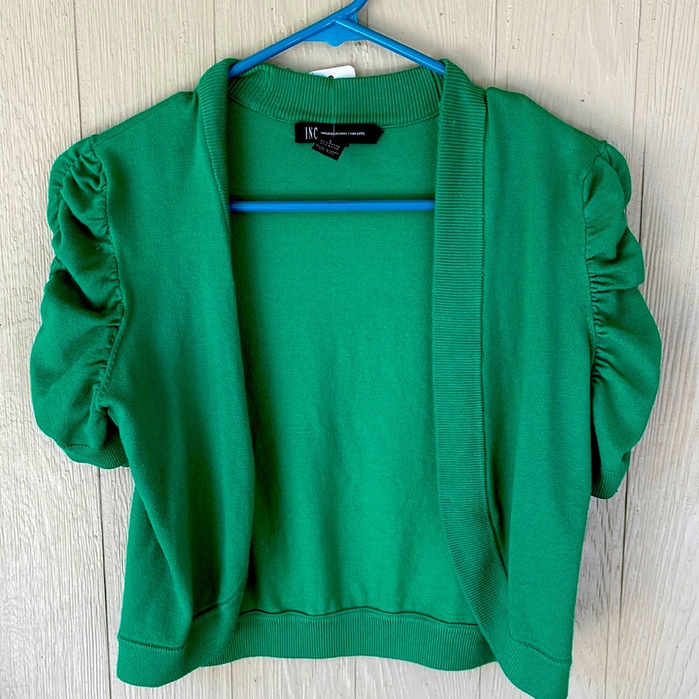 Short cardigan